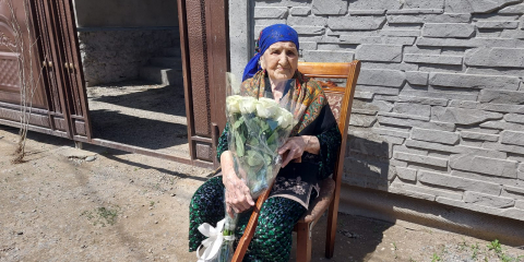Жамбылда 101 жастағы әже «Таза Қазақстан» акциясына үлес қосты