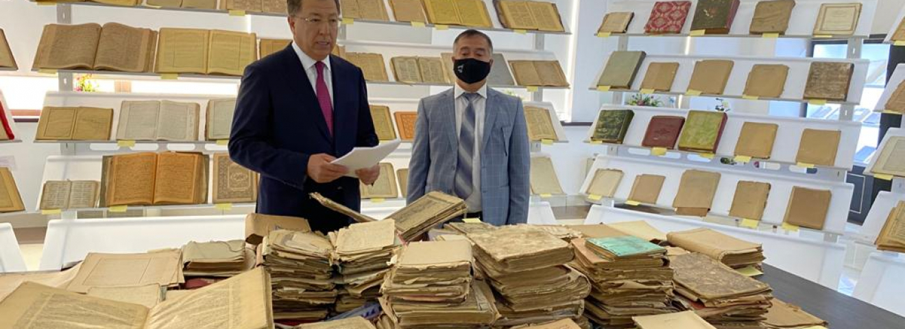 Әл-Фараби кітапханасы сирек кездесетін көне кітаптармен толықты