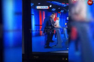 Жириновскийдің теледебат кезінде шалбары шешіліп кеткен (ВИДЕО)