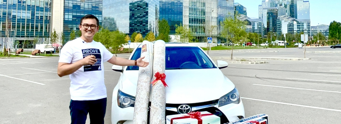 Toyota Camry автокөлігімді тұтынушыларымның біріне сыйлаймын - жас кәсіпкер