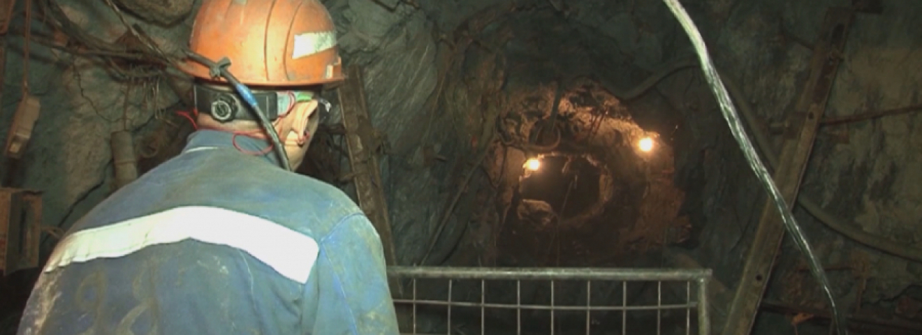 Мемлекет басшысы Қарағанды облысында қаза болған шахтерлердің отбасыларына көңіл айтты