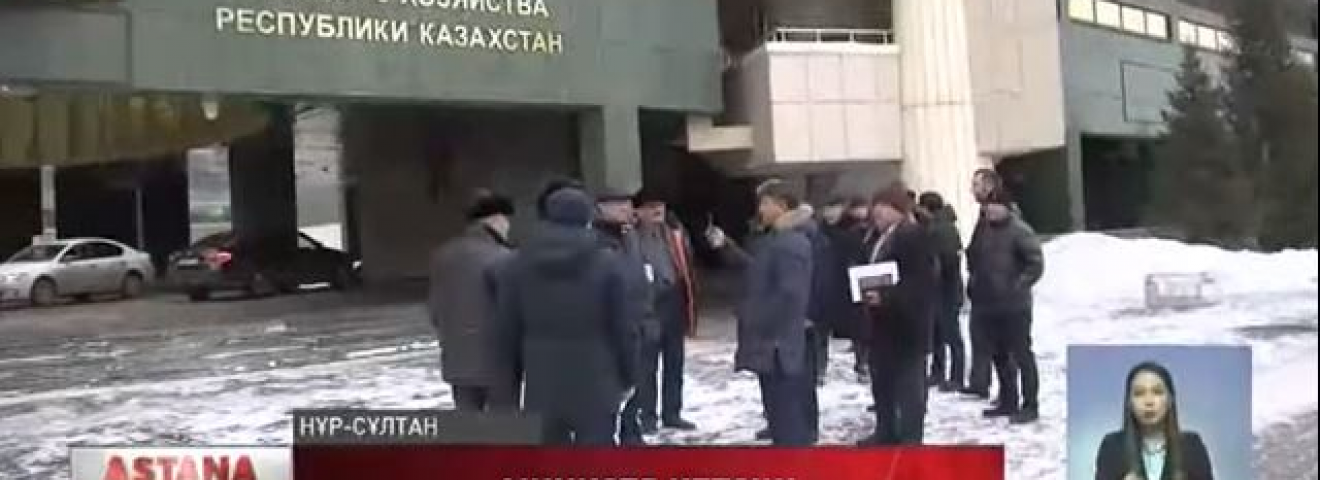 Ауыл шаруашылығы министрі Ербол Қарашөкеев отставкаға кетсін - шаруалар