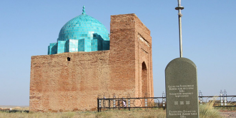 Кеудесі әдемі жалаңаш арулар