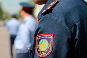 Алматыда полиция подполковнигін сабап тастады