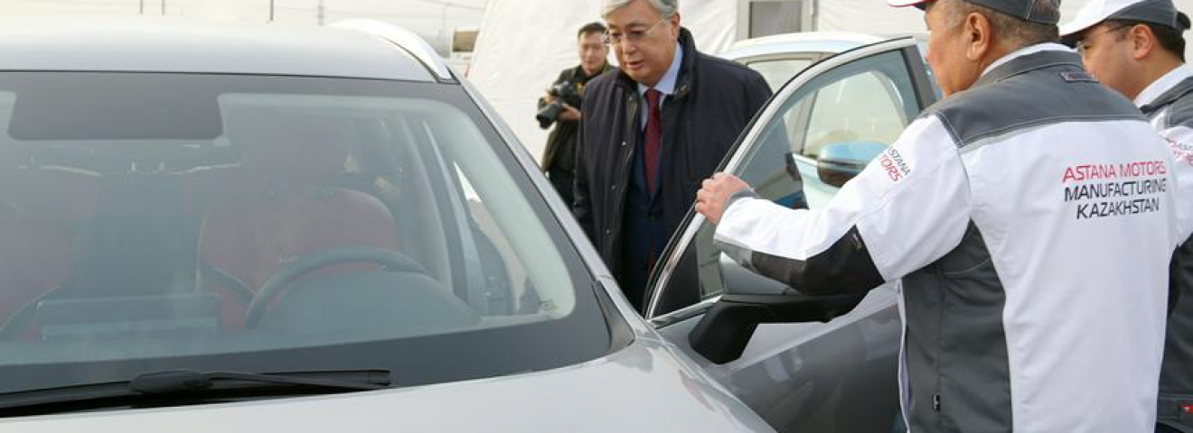 Президент мультибрендті автомобиль зауытының іргетасын қалау рәсіміне қатысты
