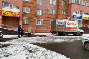 Жүк көлігі аулада әйелді мыжып, басын езіп кеткен