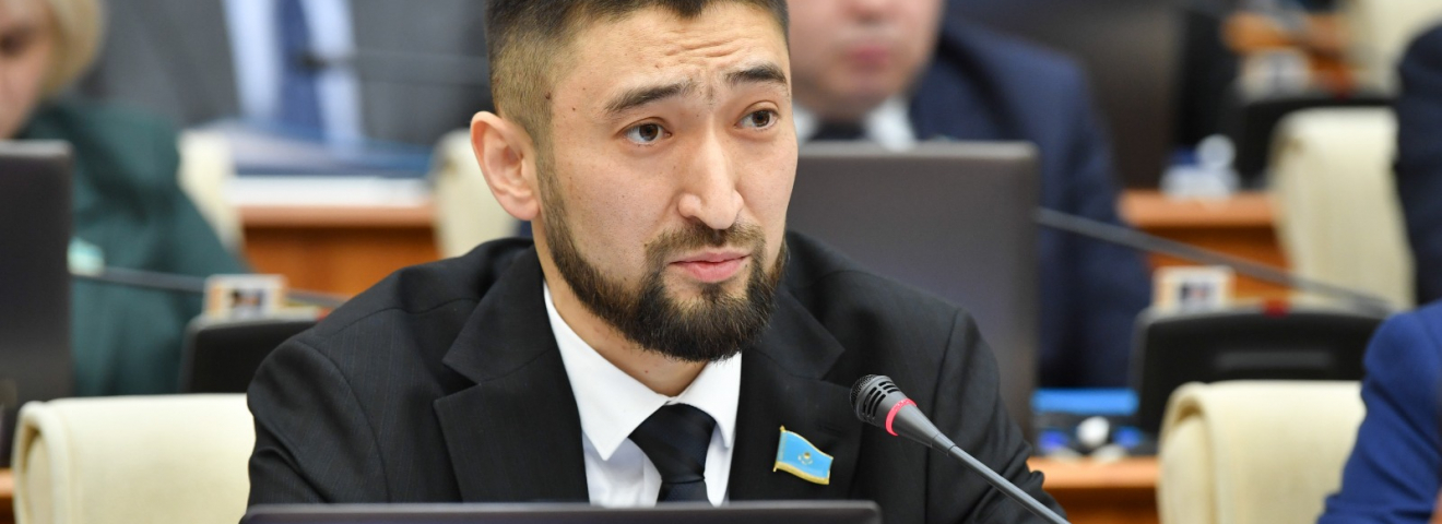 "Ақ жол": 4 пайызбен автонесие беруді жалғастырып, утильалымды тоқтату керек