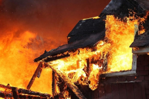 Аягөзде өртенген үйден 4 баланың денесі табылды