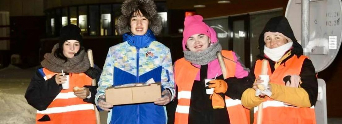 Игі істер марафоны: Астана коммуналшыларына шай мен бауырсақ берілді