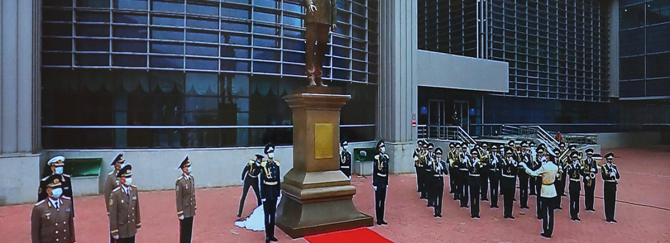 Астанада Назарбаев ескерткішін алып тастады
