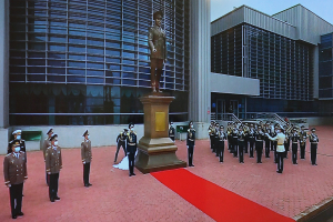 Астанада Назарбаев ескерткішін алып тастады