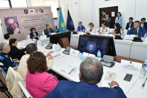 ТІЛ ТАРИХЫ МЕН ЖАЗУ МӘСЕЛЕЛЕРІ ТАЛҚЫЛАНДЫ