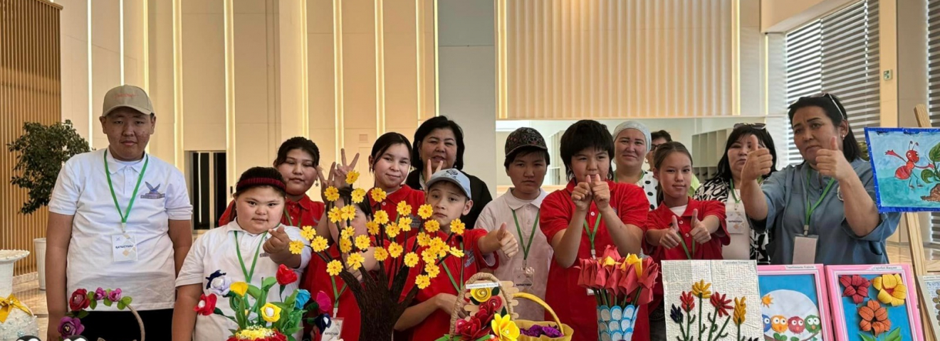 ТҮРКІСТАНДА ЕРЕКШЕ ЖАСТАРДЫҢ ӨНЕР ТУЫНДЫЛАРЫНЫҢ КӨРМЕСІ ӨТТІ