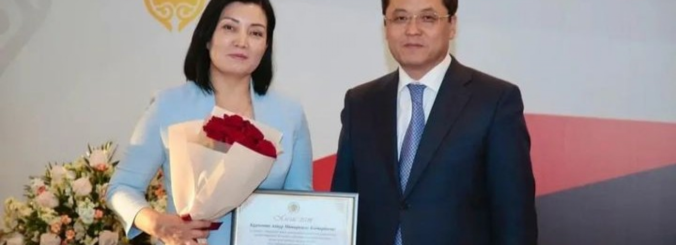 Түркістан облысы әкімдігінің мәдениет және өнер қызметкерлерін кәсіби мерекемен құттықтауы