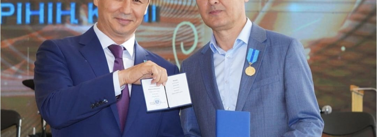 ТҮРКІСТАН: ДАРХАН САТЫБАЛДЫ БАҚ ӨКІЛДЕРІН МАРАПАТТАДЫ