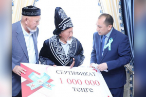 Сарыағашта Ұлы Отан соғысы ардагеріне құрмет көрсетілді.