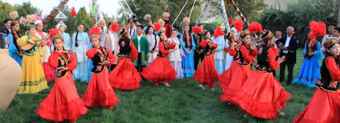 ТҮРКІСТАН ТӨРІНДЕ АРЫС ҚАЛАСЫНЫҢ МӘДЕНИ КҮНДЕРІ БАСТАЛДЫ