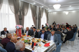 ҚАЗЫНАЛЫ ҚАРИЯЛАРҒА АУДАН ӘКІМІНІҢ АҚ ДАСТАРХАНЫ ЖАЙЫЛДЫ