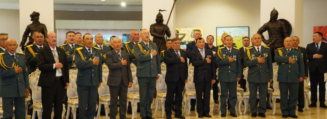 Отан қорғаушы күніне орай алғашқы әскери және технологиялық дайындық пәні мұғалімдері марапатталды