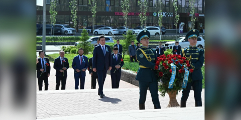 ЖЕҢІС КҮНІ - БАТЫРЛАРҒА ТАҒЗЫМ ЕТІП, БЕЙБІТ КҮННІҢ БАҒАСЫН БІЛЕТІН КҮН