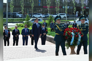 ЖЕҢІС КҮНІ - БАТЫРЛАРҒА ТАҒЗЫМ ЕТІП, БЕЙБІТ КҮННІҢ БАҒАСЫН БІЛЕТІН КҮН