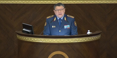 МИНИСТР ОРЫСШАҒА ҚАЗАҚША ЖАУАП БЕРІП, МЕМЛЕКЕТШІЛДІКТІҢ ҮЛГІСІН КӨРСЕТТІ!