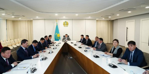 Түркістан облысында мемлекеттік қызметшілердің әдебі мен тәртібі талқыланды
