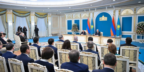 Мемлекет басшысы: Арменияға Қазақстан бидайының алғашқы 1 мың тоннасы жеткізілді