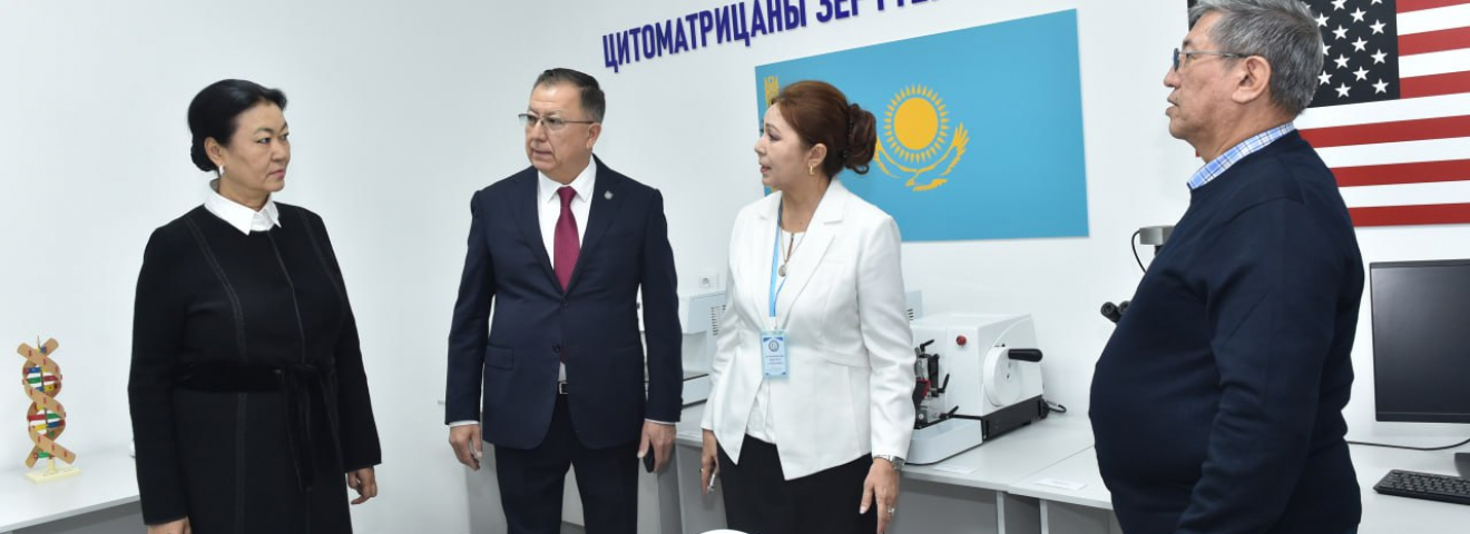 Қазақстан – АҚШ ынтымақтастығындағы жаңа цитоматрицалық ғылыми орталық ҚазҰУ қабырғасында ашылды