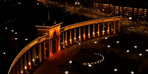 Көктөбе телемұнарасы мен қаланың өзге де нысандары қызғылт сары түске көмкерілді