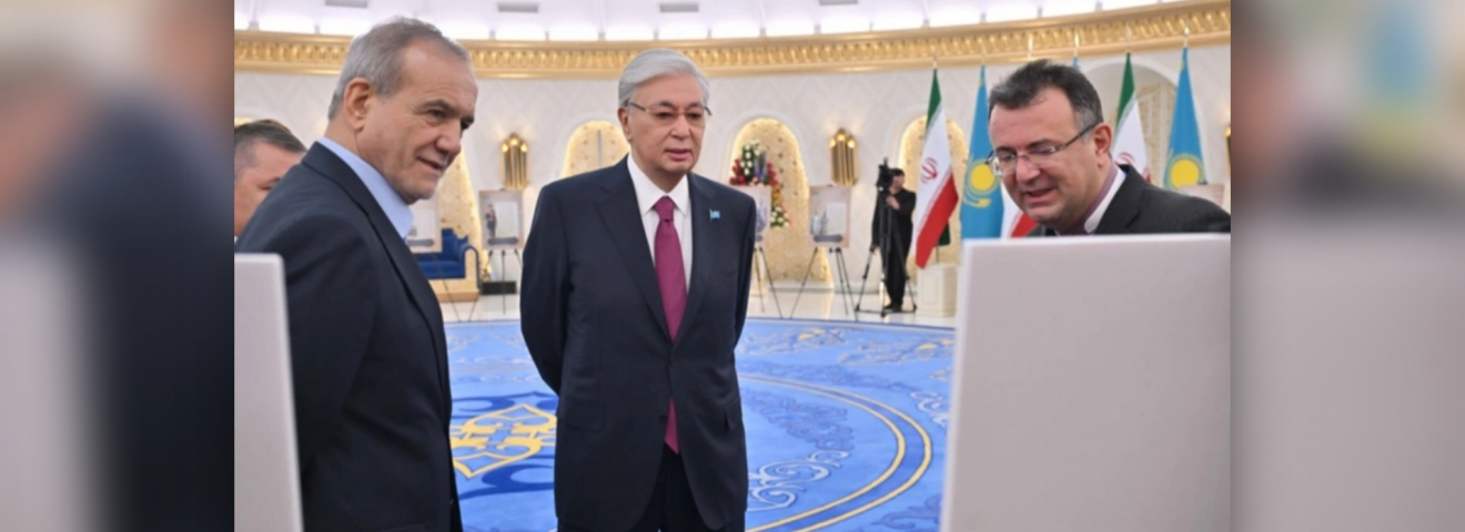 Қазақстан мен Иран Президенттері қазақ тарихына қатысты көне қолжазбалар көрмесін тамашалады