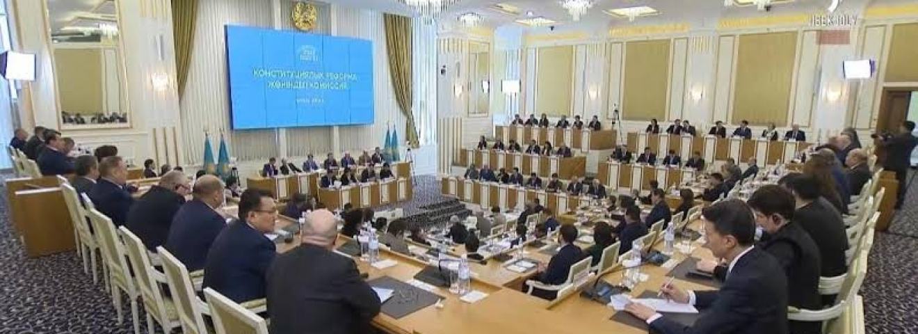 Ақпарат тарату құқығы басқа адамдардың құқығы мен қадір-қасиетіне нұқсан келтірмеуі тиіс – «Әділ сөз»