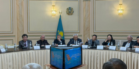 Жазушылар жаңа Конституцияның рухани өзегін талқылады