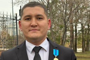 Бұл марапат жігер берді: Президент қолынан медаль алған ғалым әсерімен бөлісті