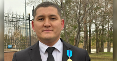Бұл марапат жігер берді: Президент қолынан медаль алған ғалым әсерімен бөлісті