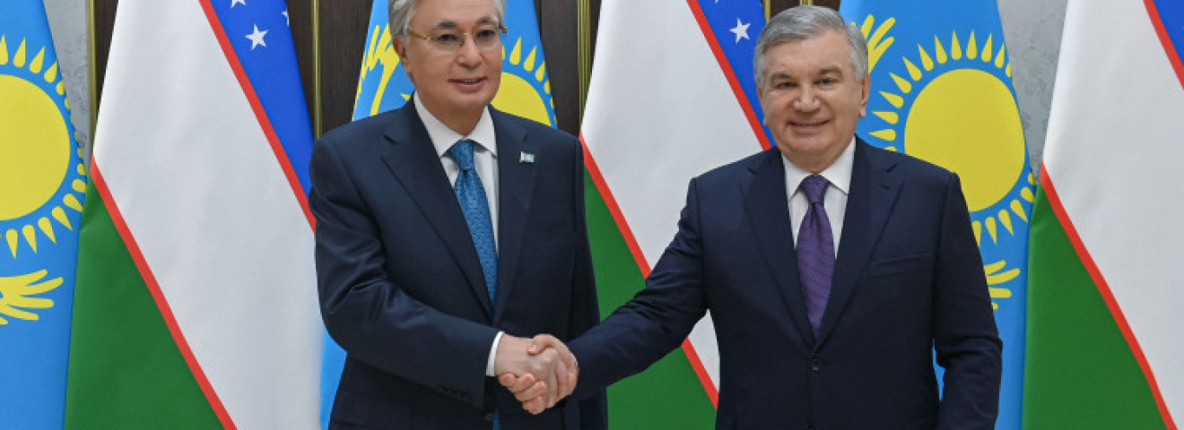 Мемлекет басшысы Қасым-Жомарт Тоқаев Өзбекстан Президенті Шавкат Мирзиёевпен бейресми кездесу өткізді