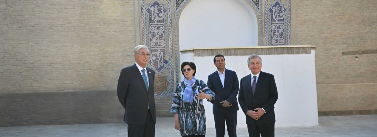 Қазақстан мен Өзбекстан президенттері Бұхараның тарихи орындарын аралап көрді