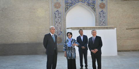 Қазақстан мен Өзбекстан президенттері Бұхараның тарихи орындарын аралап көрді