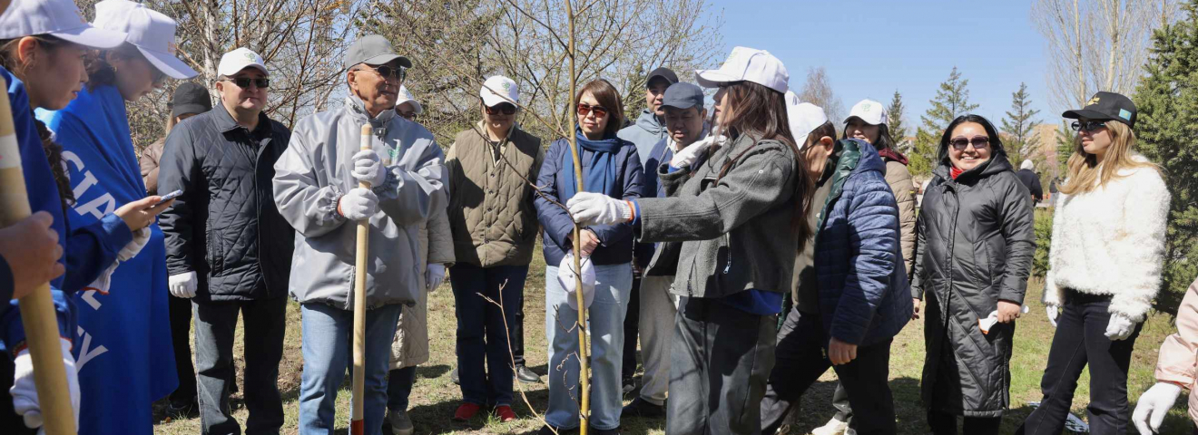 ЕҰУ жастары «Таза Қазақстан» акциясында белсенділік көрсетті