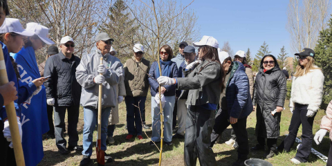 ЕҰУ жастары «Таза Қазақстан» акциясында белсенділік көрсетті