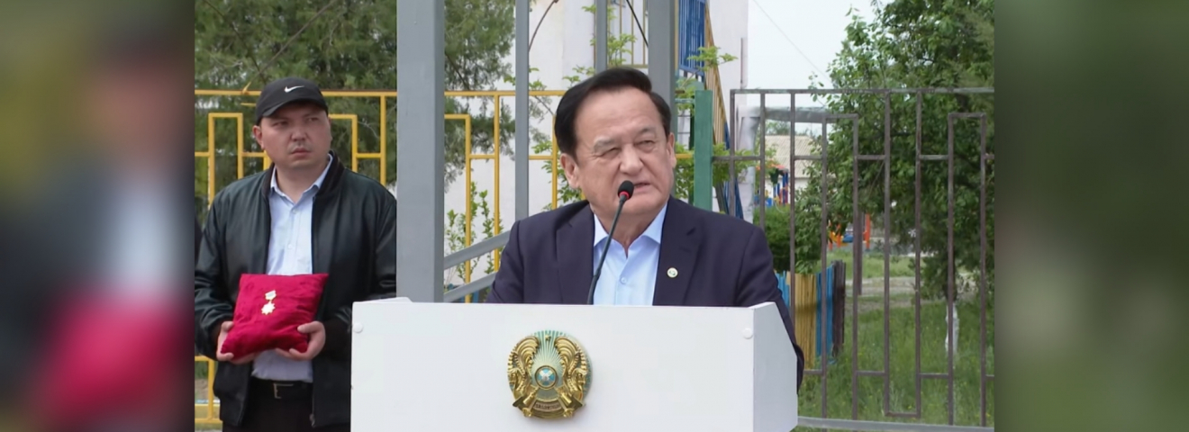 ҰЛЫ ДАЛАНЫҢ ҰЛЫ АҚЫНЫ ТУҒАН ЖЕР ТӨСІНЕ ОРАЛДЫ - Қазыбек Иса