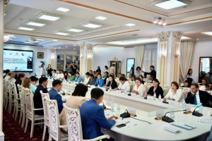 Астанада жаңа Конституцияны іске асыру мәселелері және отбасыға қатысты құқықтық кепілдіктер талқыланды