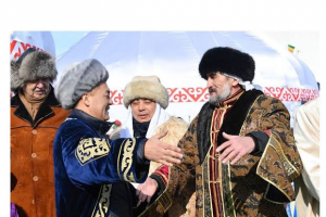 ҚАЗАҚ ҚАЛАЙ АМАНДАСҚАН?