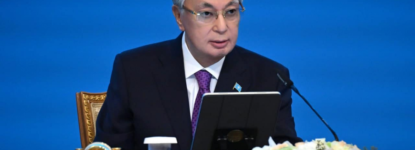 Президент: Қазақ тілінде бір ауыз сөз айта алмау білімсіздіктің белгісіне айналды