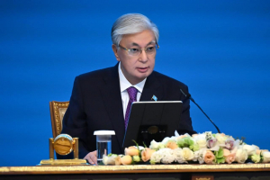 Президент: Қазақ тілінде бір ауыз сөз айта алмау білімсіздіктің белгісіне айналды