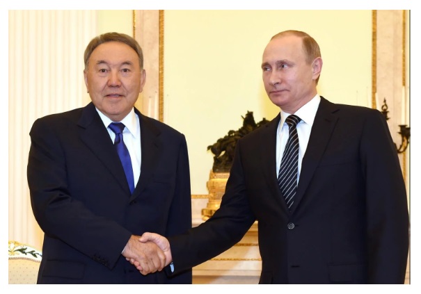 Назарбаев Мәскеудегі парадқа қатысуда