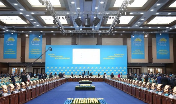Назарбаев Астана базарларын аралап көріпті