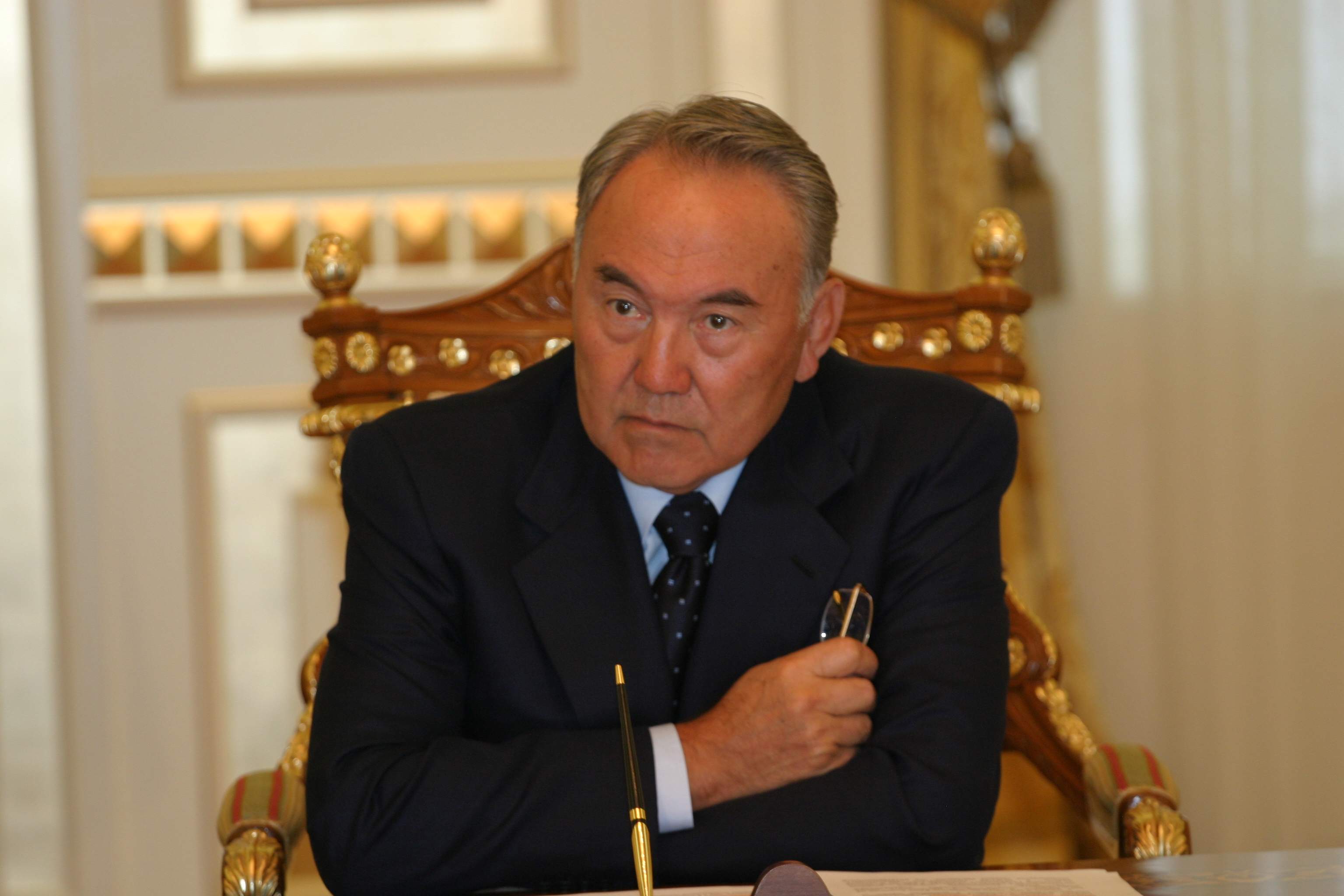 Назарбаев қатаң үнемдеу тәртібін енгізуді тапсырды