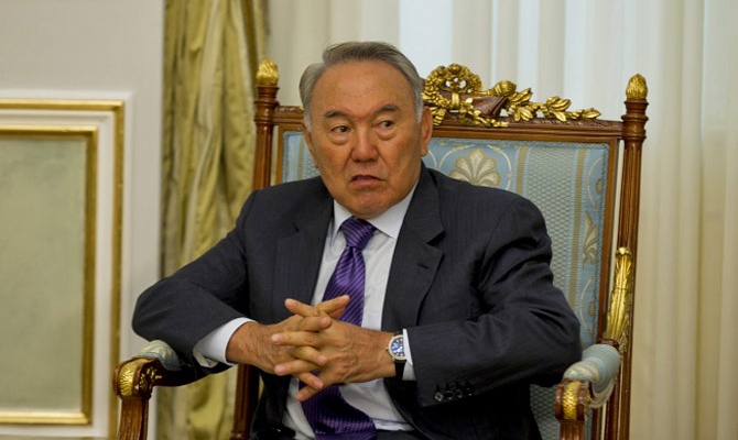 Назарбаев: Мемлекеттің қазақтарға тегін тарататын ақшасы жоқ