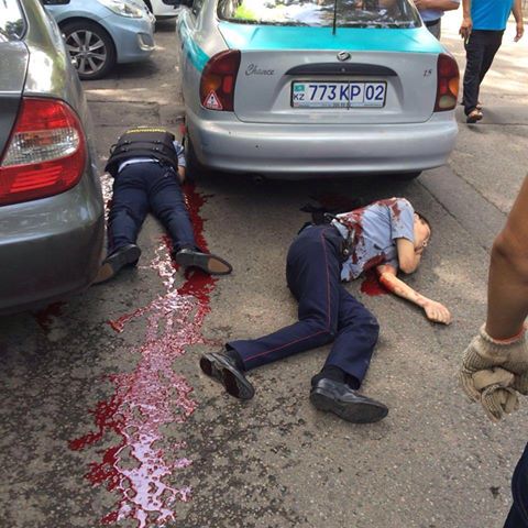 Алматыдағы атыста полиция қызметкерлерін өлтіріп кетті (фото +18)